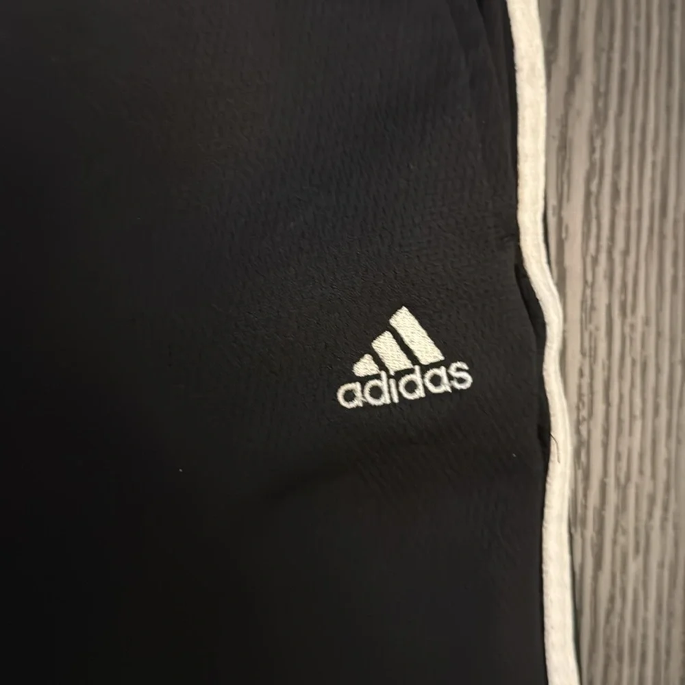 🍍ADIDAS PANTS🍍POCKETS🍍SZ Large 🍍30” inseam🍍